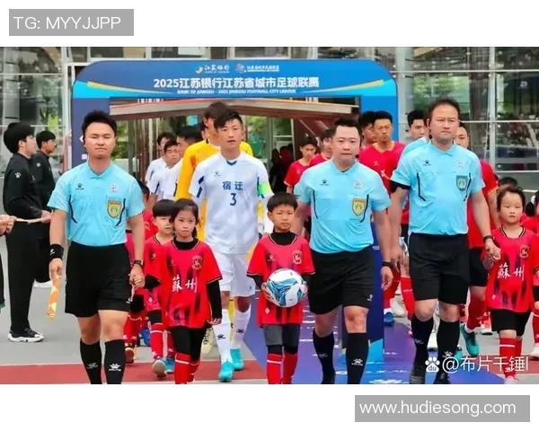 南京足球队状态变革引发热议球迷期待新篇章的崛起与挑战